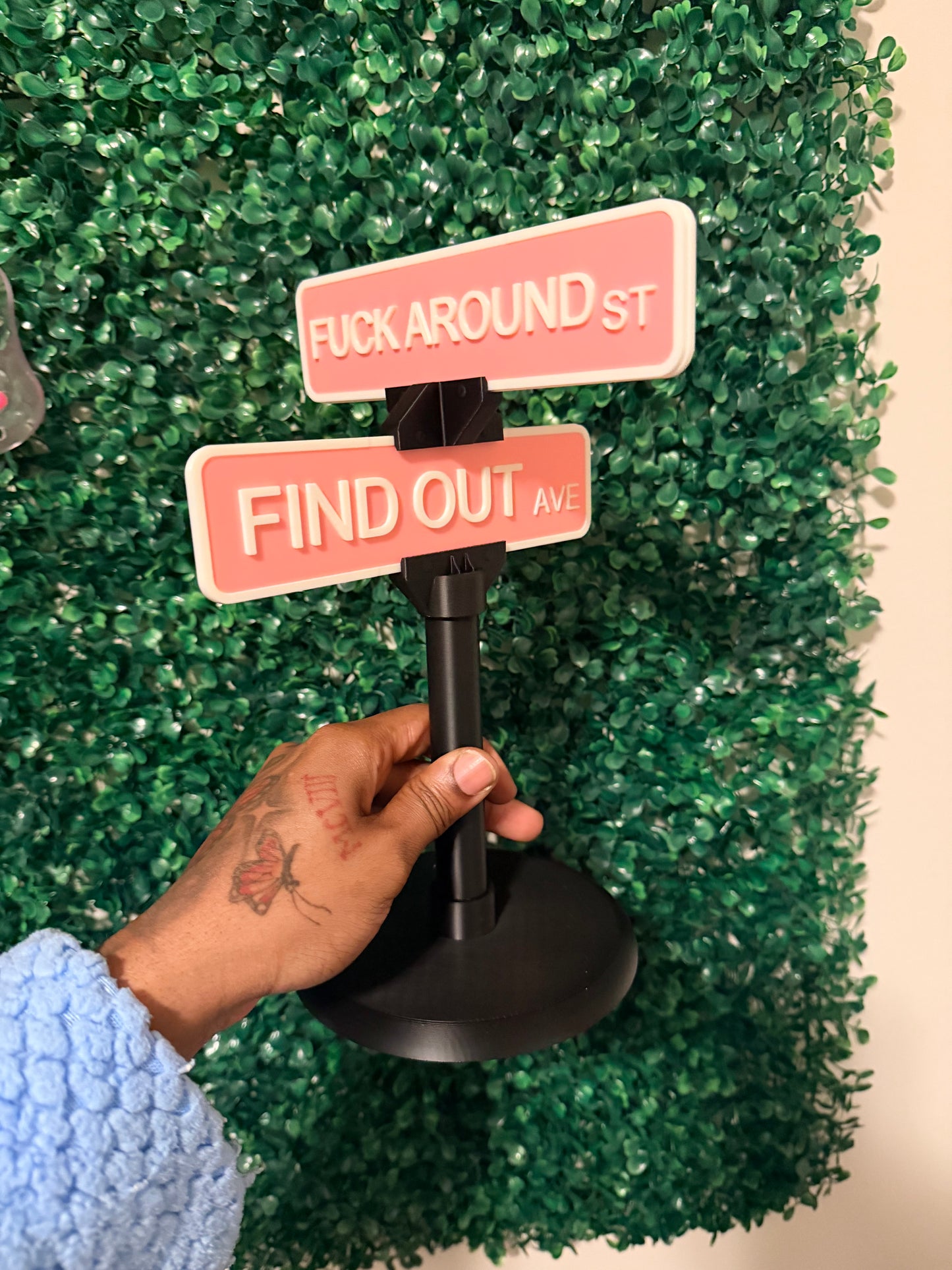 Find Out Sign
